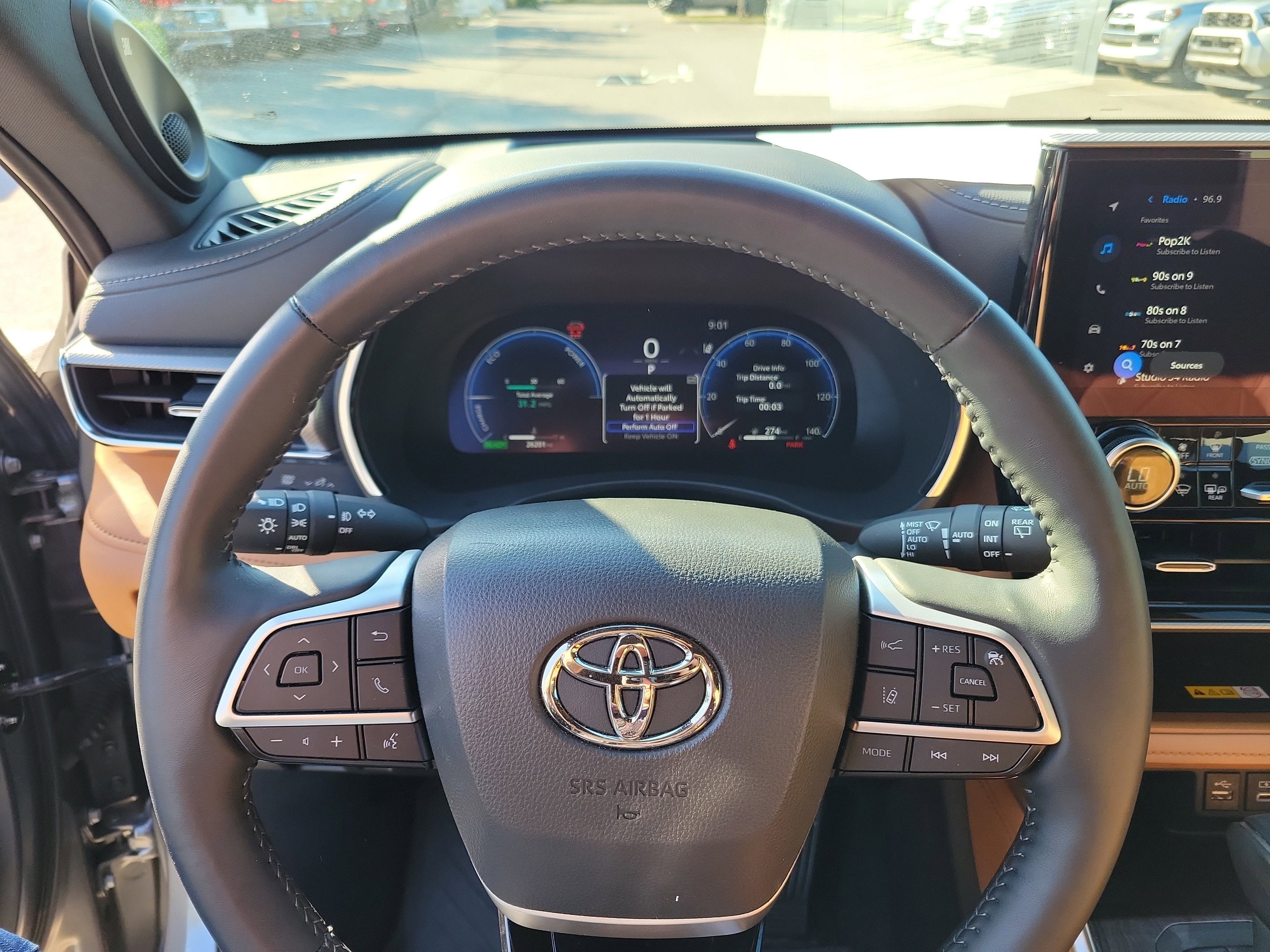 Certified 2025 Toyota Highlander Platinum image 28