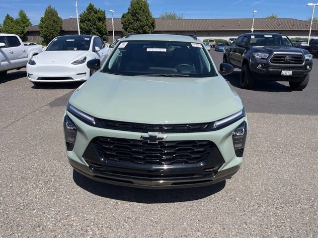 Used 2025 Chevrolet Trax ACTIV w/ Driver Confidence Package image 2