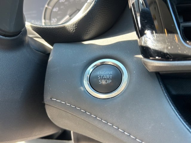 Used 2025 Toyota Highlander XLE image 26