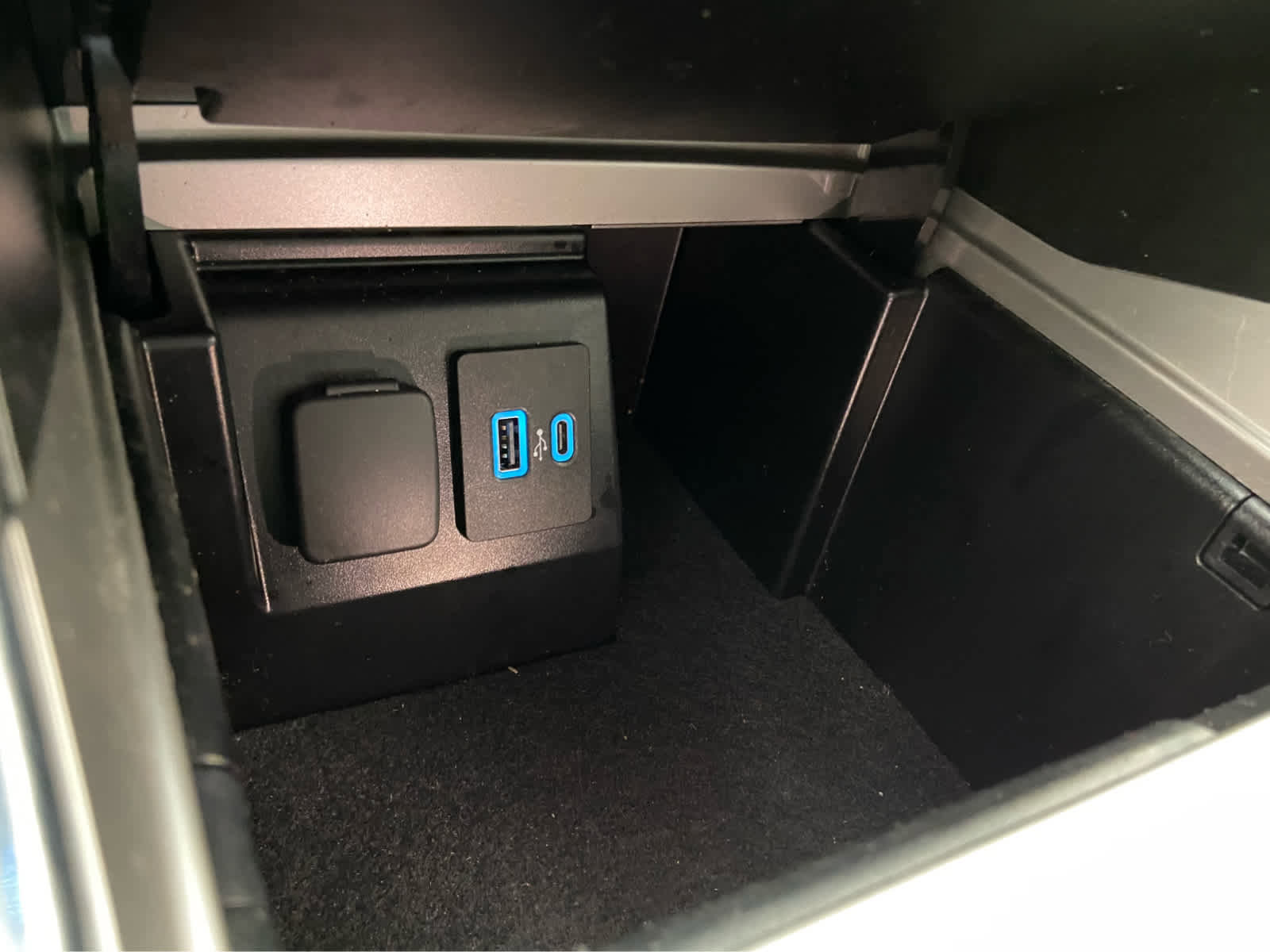 Used 2022 Ford Explorer XLT w/ Equipment Group 202A image 39