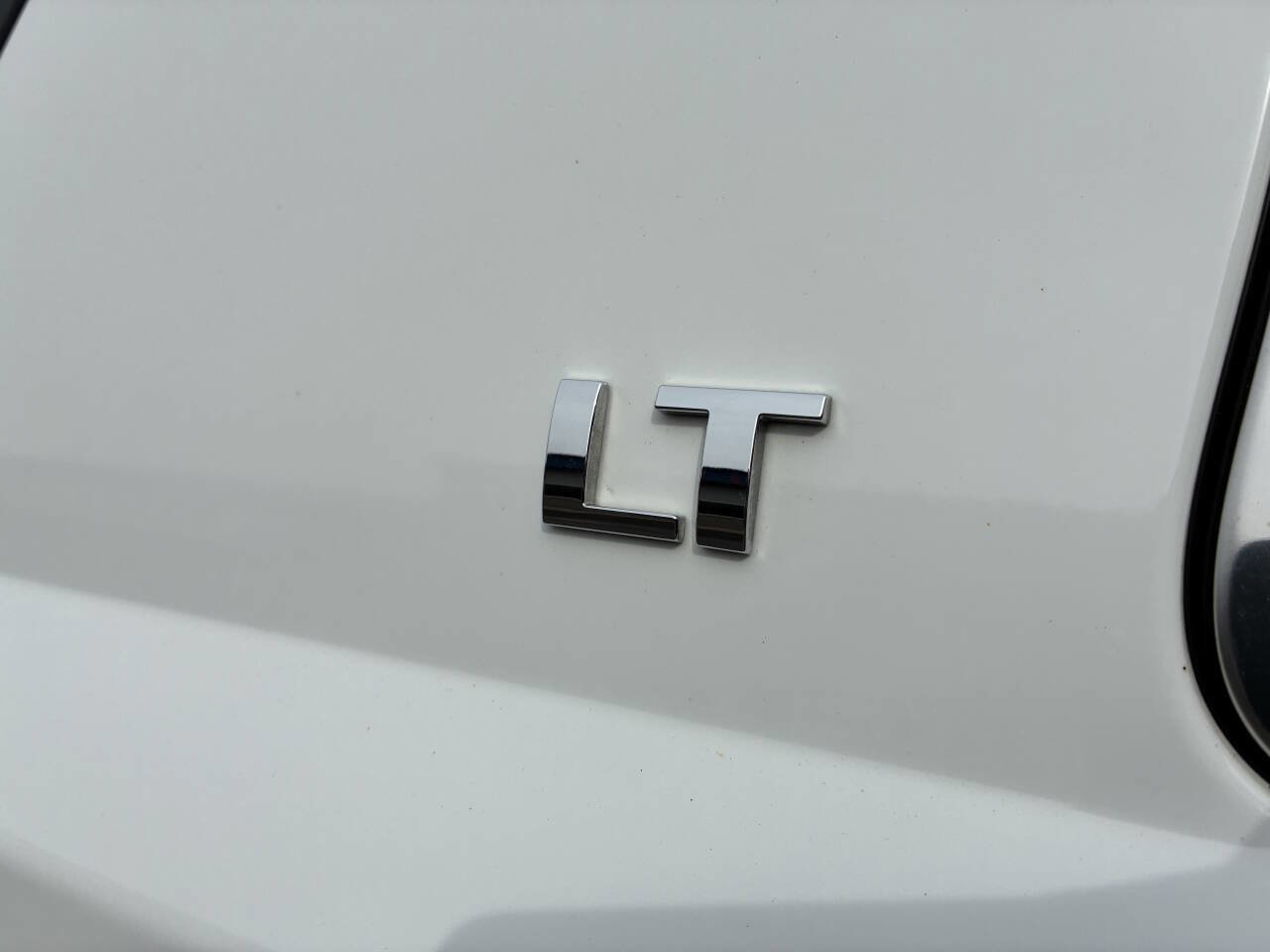 Used 2015 Chevrolet Suburban LT w/ Luxury Package AWD/4WD image 45