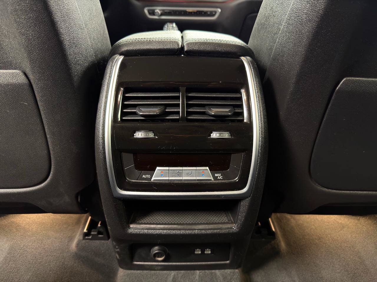 Used 2020 BMW X7 xDrive40i w/ Parking Assistance Package AWD/4WD image 31