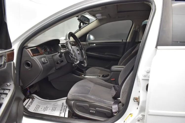 Used 2013 Chevrolet Impala LT w/ LT Sunroof Package FWD image 14