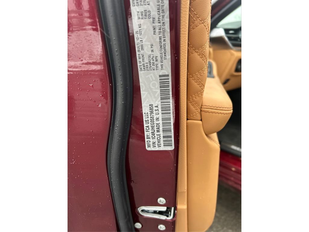 New 2025 Jeep Grand Cherokee Summit image 13