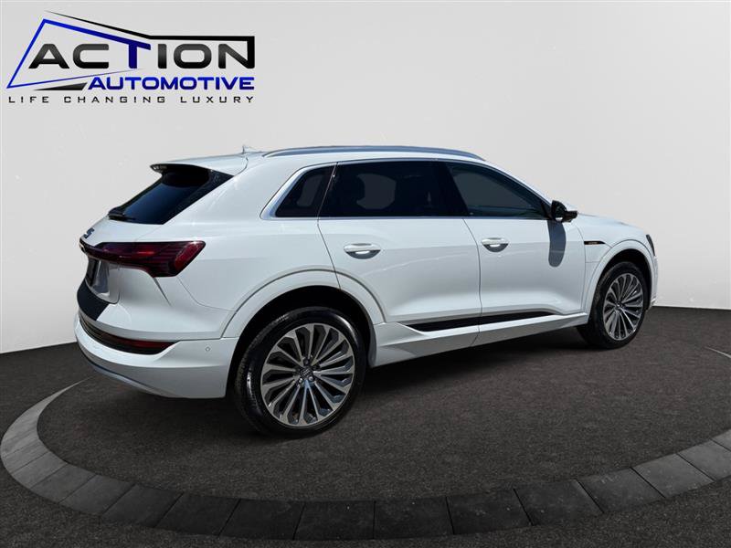 Used 2019 Audi e-tron Prestige w/ Prestige Package AWD/4WD image 7