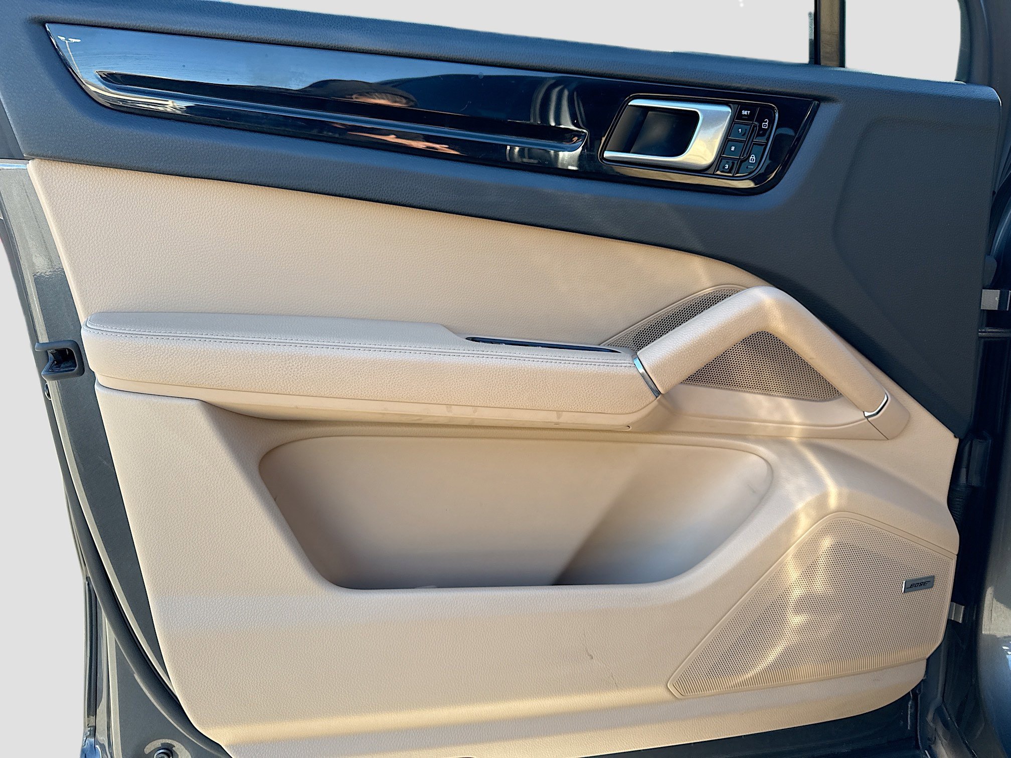 Used 2019 Porsche Cayenne AWD/4WD image 22