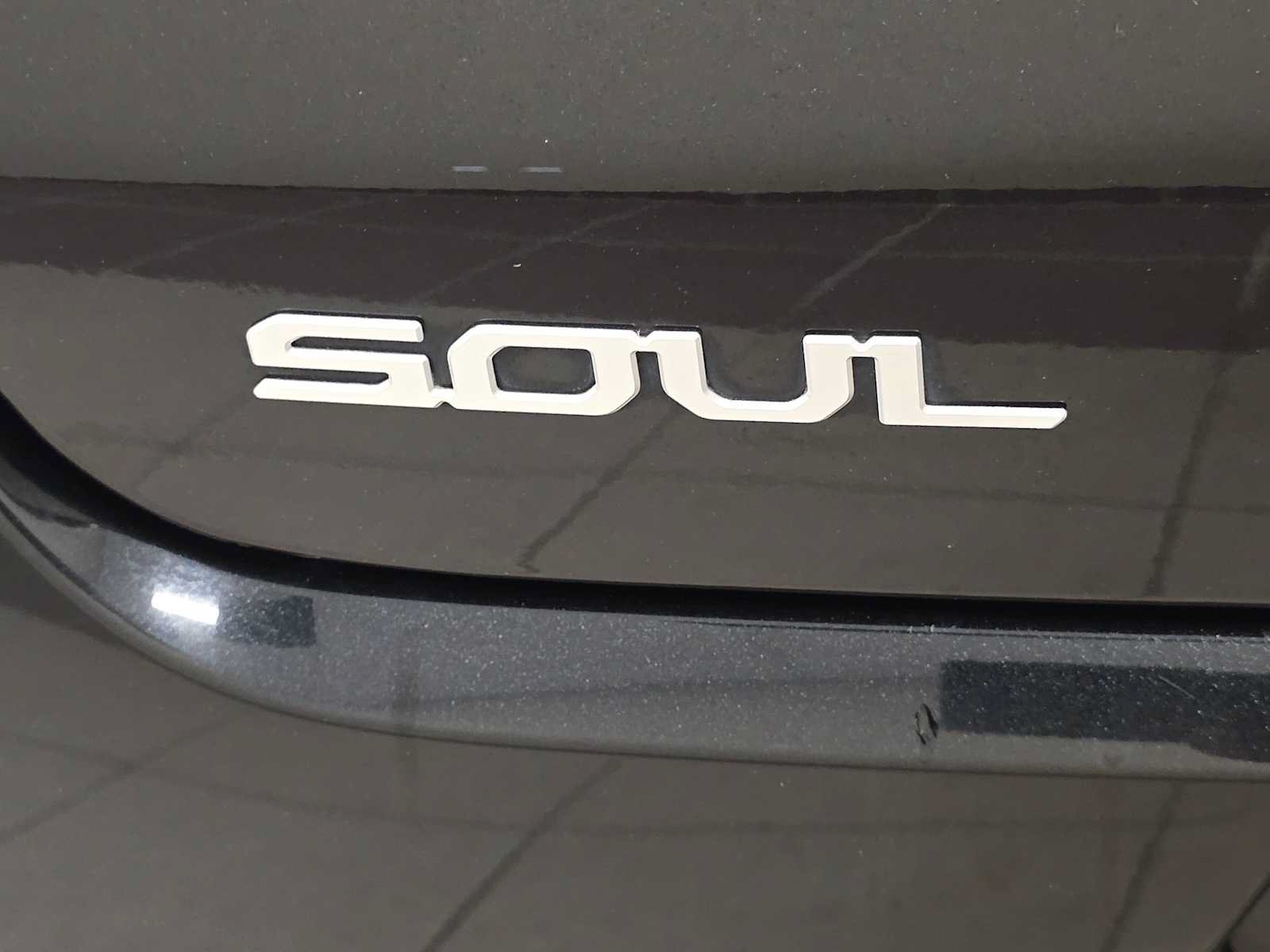Used 2023 Kia Soul LX w/ LX Technology Package FWD image 7