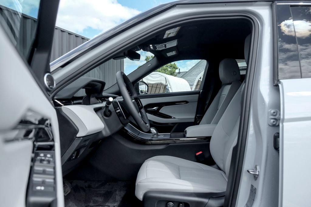 New 2026 Land Rover Range Rover Evoque S AWD/4WD image 10