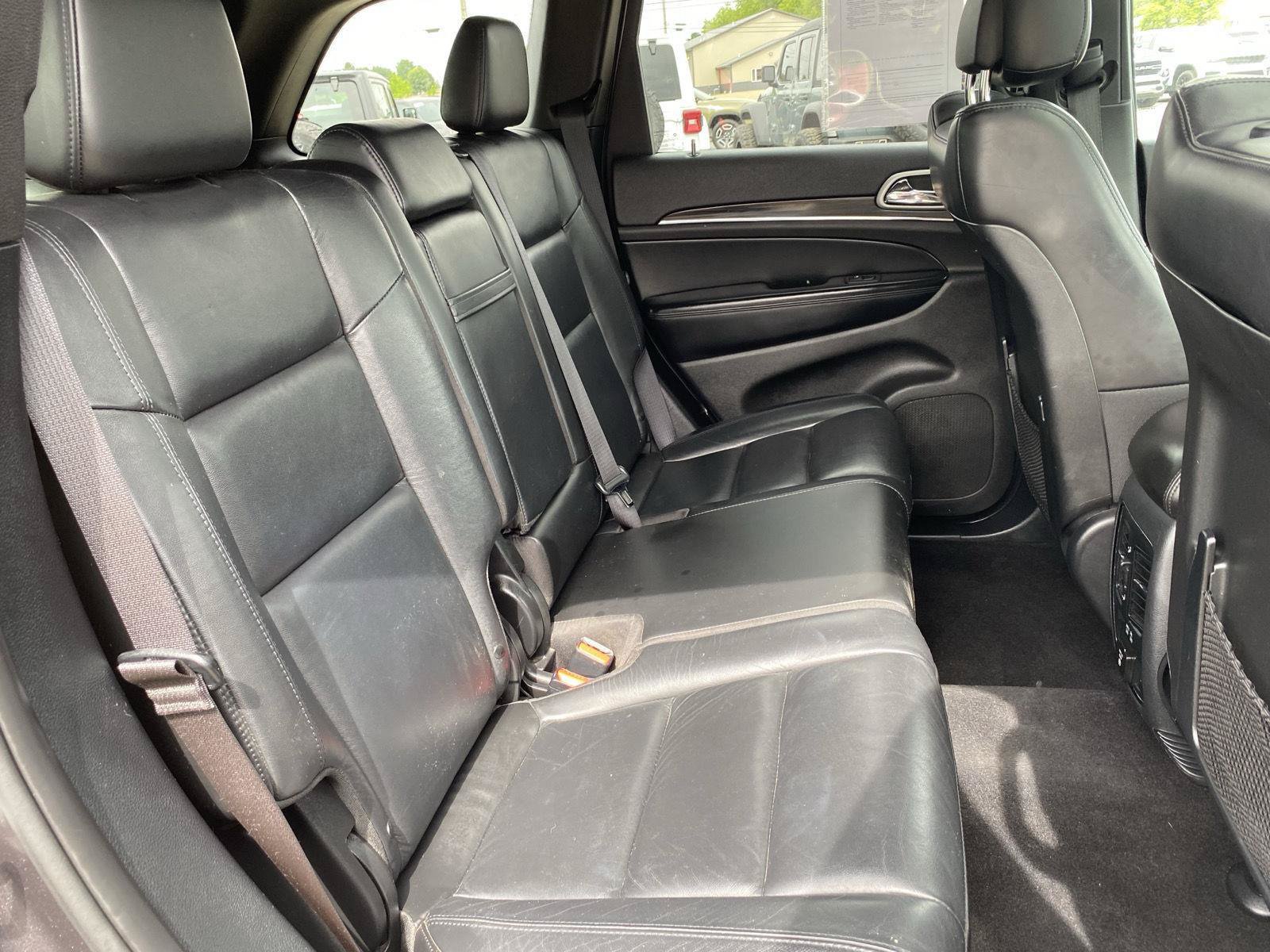 Used 2020 Jeep Grand Cherokee Limited AWD/4WD image 36