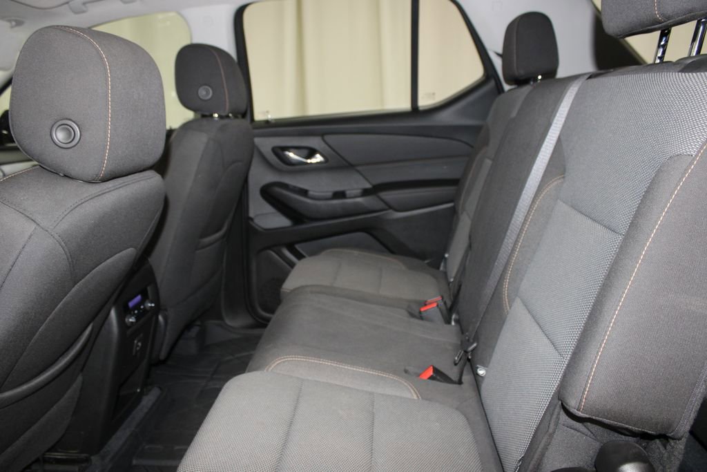 Used 2021 Chevrolet Traverse LS FWD image 18