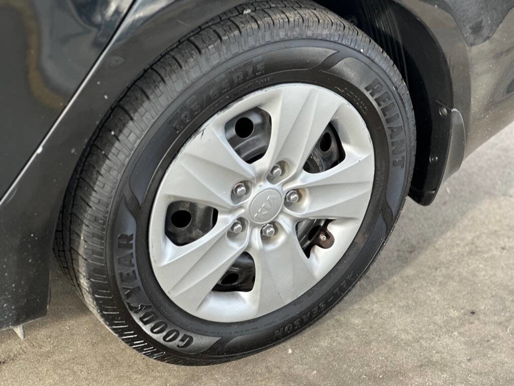 Used 2018 Kia Forte LX image 4