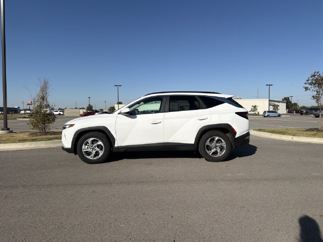 Used 2024 Hyundai Tucson SEL FWD image 2