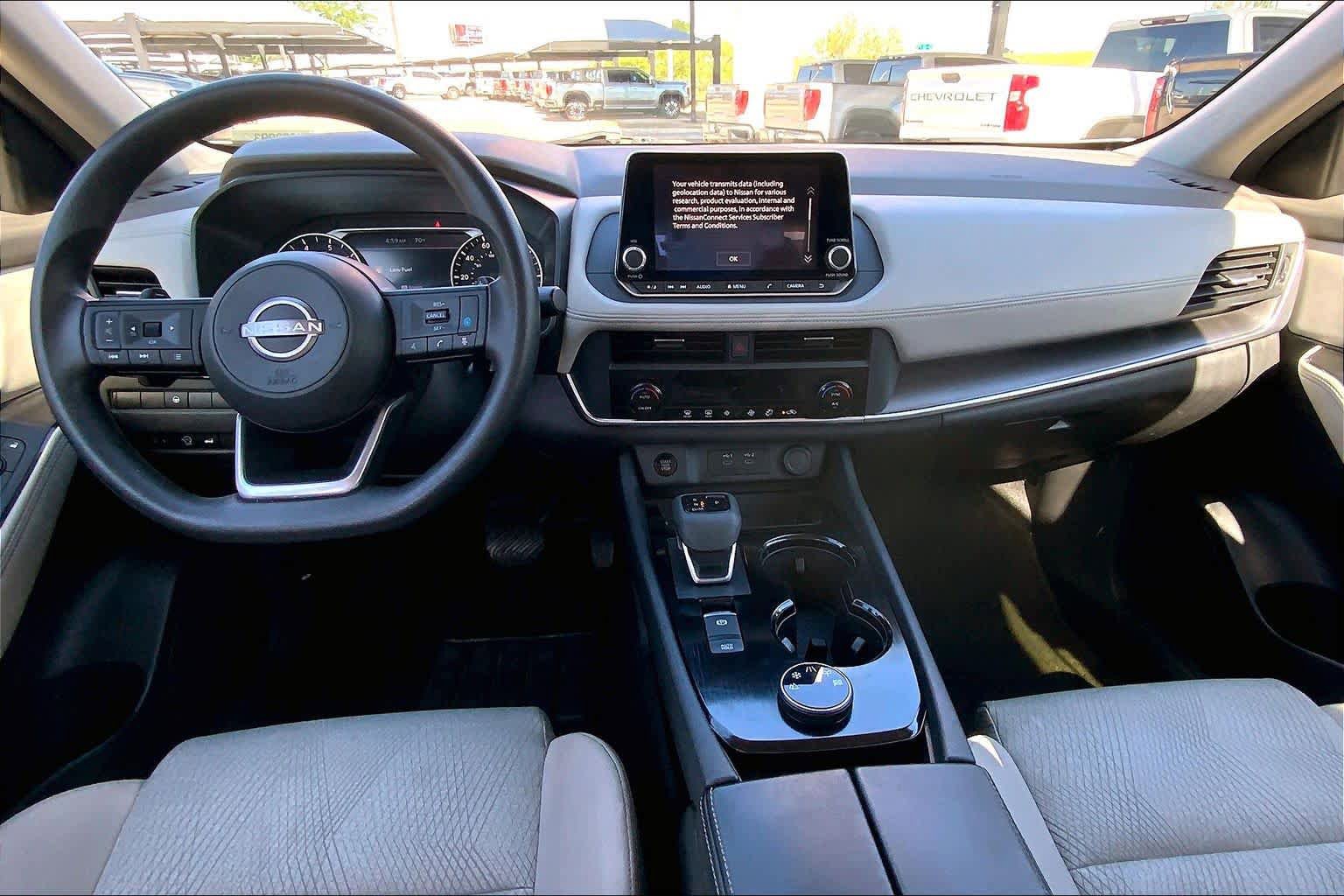 Used 2024 Nissan Rogue SV AWD/4WD image 14