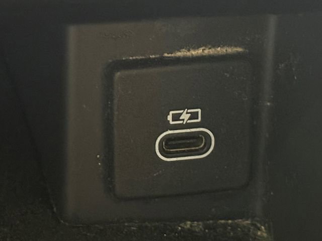Used 2021 Land Rover Discovery S AWD/4WD image 6