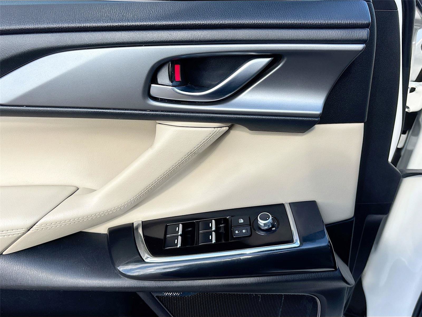 Used 2018 MAZDA CX-9 Touring w/ Touring Premium Package FWD image 17