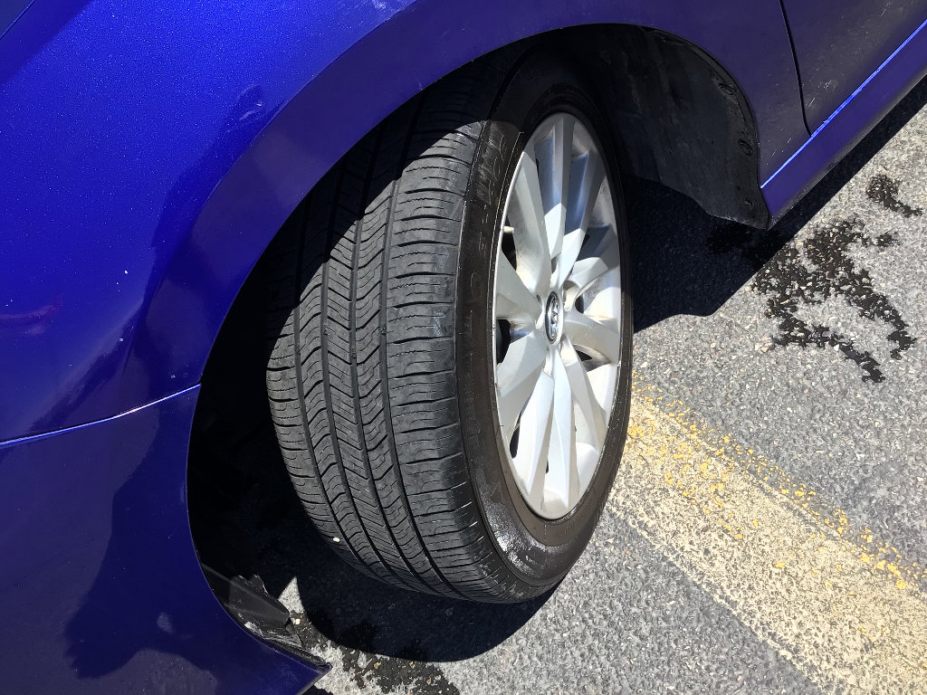 Used 2018 Toyota Camry LE FWD image 18