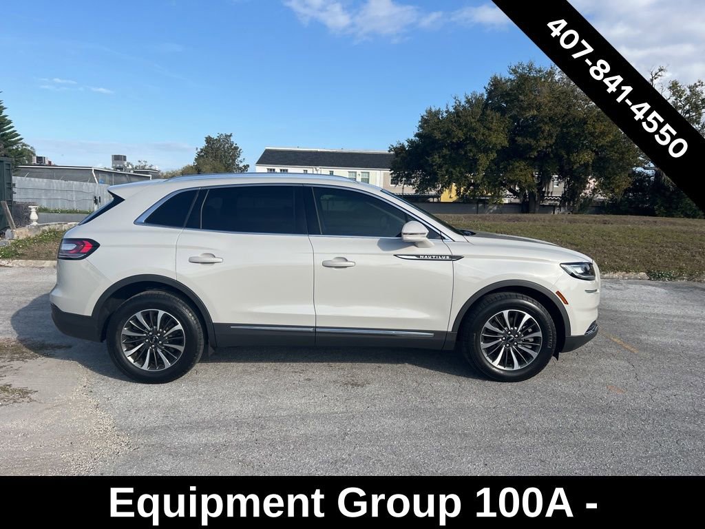 Used 2023 Lincoln Nautilus AWD w/ Premium Package image 2