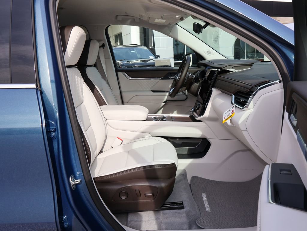 New 2026 GMC Acadia Denali w/ Super Cruise Package image 36