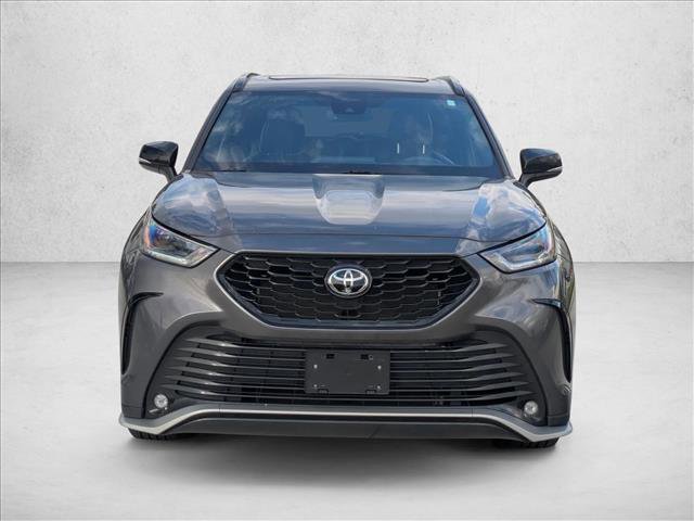 Used 2022 Toyota Highlander XSE image 2