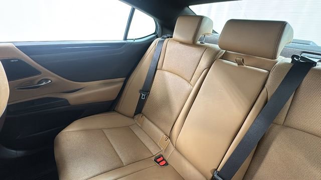 Used 2021 Lexus ES 300h w/ Premium Package image 14