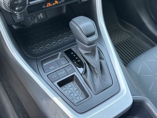 Used 2025 Toyota RAV4 XLE w/ Convenience Package FWD image 32