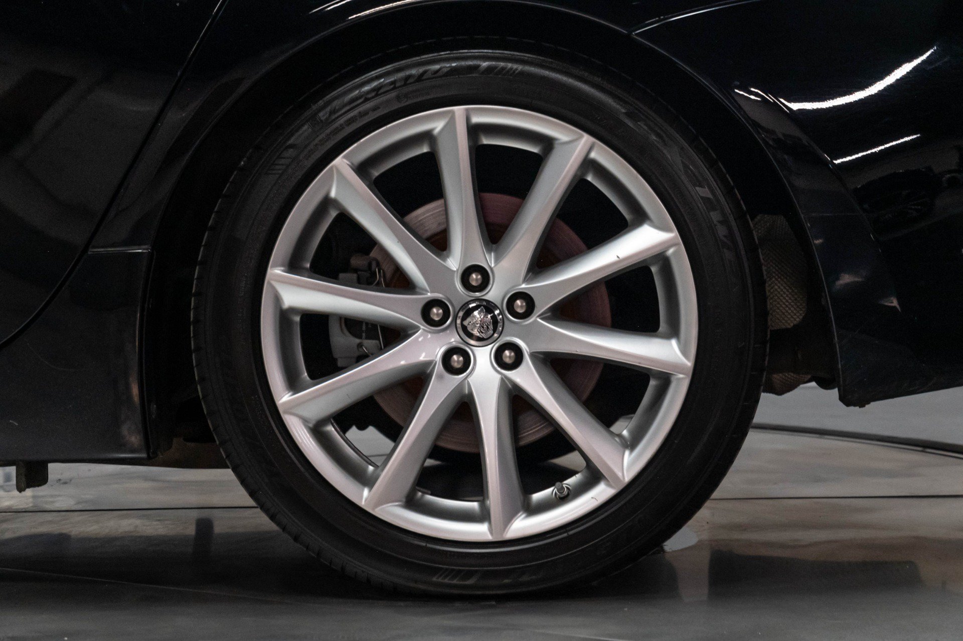 Used 2013 Jaguar XJ AWD image 17