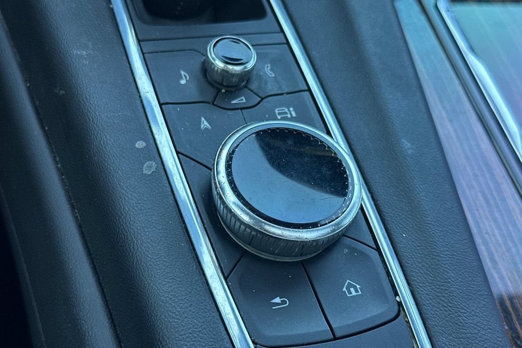 Certified 2021 Cadillac Escalade ESV Premium Luxury w/ Driver Assist Tech Package AWD/4WD image 31