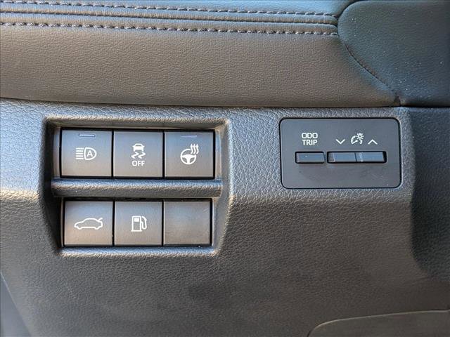 Used 2021 Toyota Avalon Limited image 11