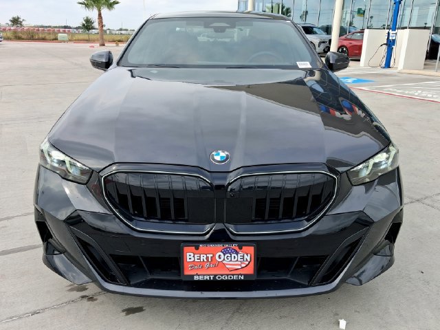 New 2027 BMW 530i w/ Executive Package RWD image 4