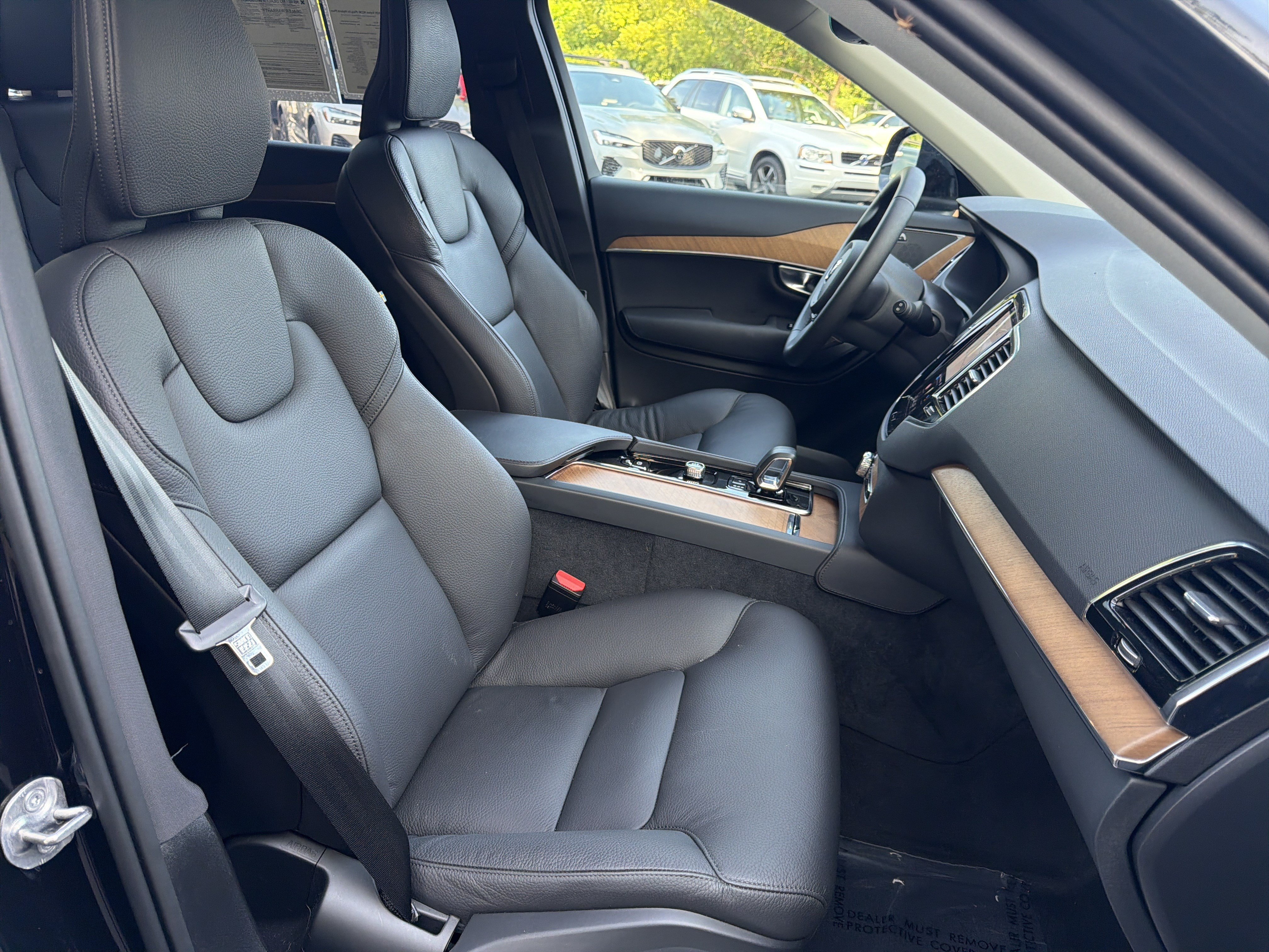 Used 2025 Volvo XC90 T8 Plus w/ Protection Package Premier AWD/4WD image 35