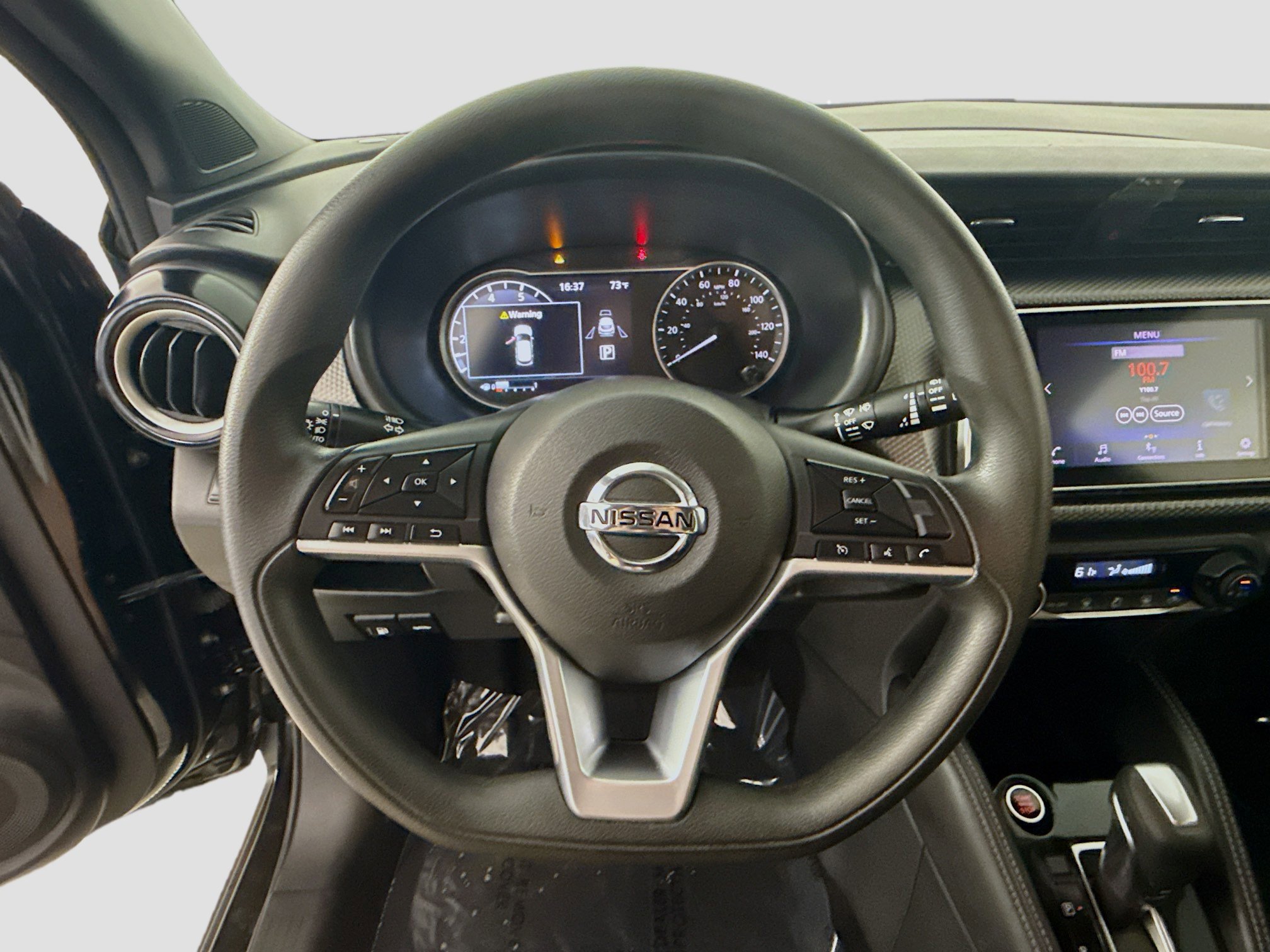 Used 2018 Nissan Kicks SV FWD image 13
