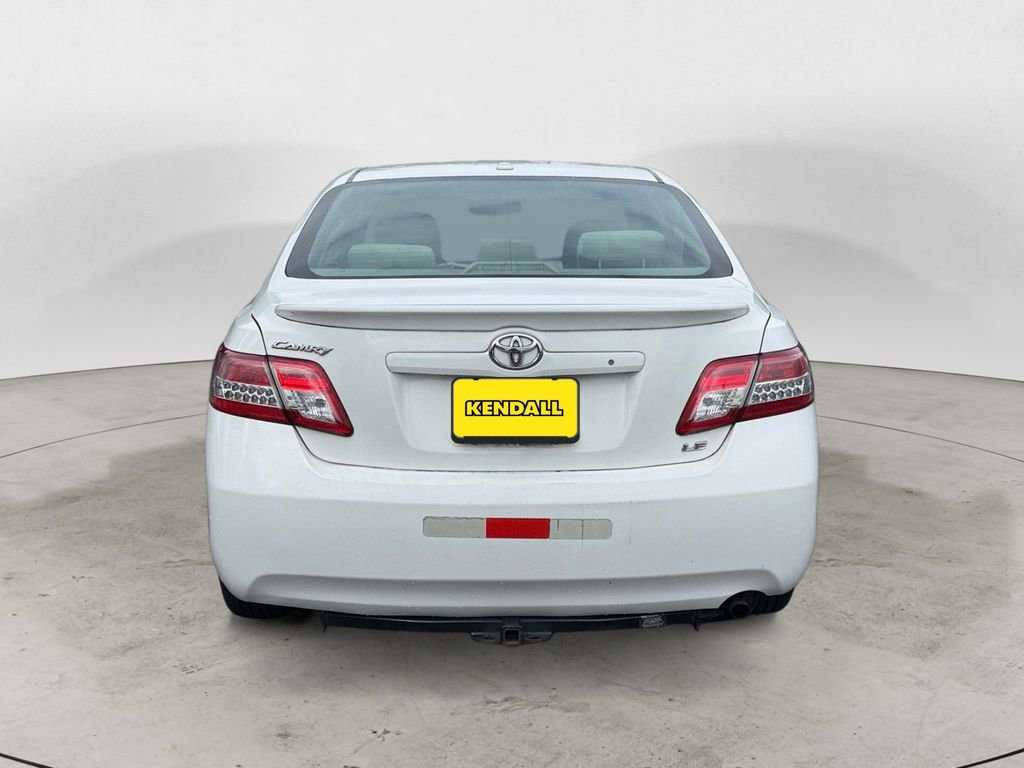 Used 2011 Toyota Camry LE FWD image 4