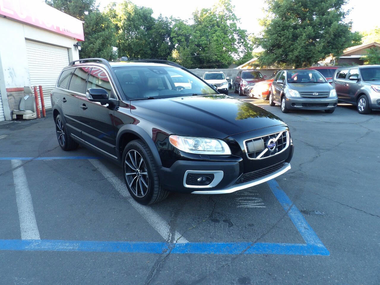 Used 2013 Volvo XC70 T6 AWD/4WD image 2