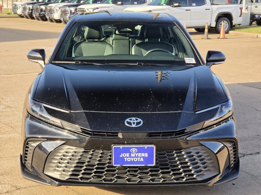 Used 2026 Toyota Camry SE FWD image 3