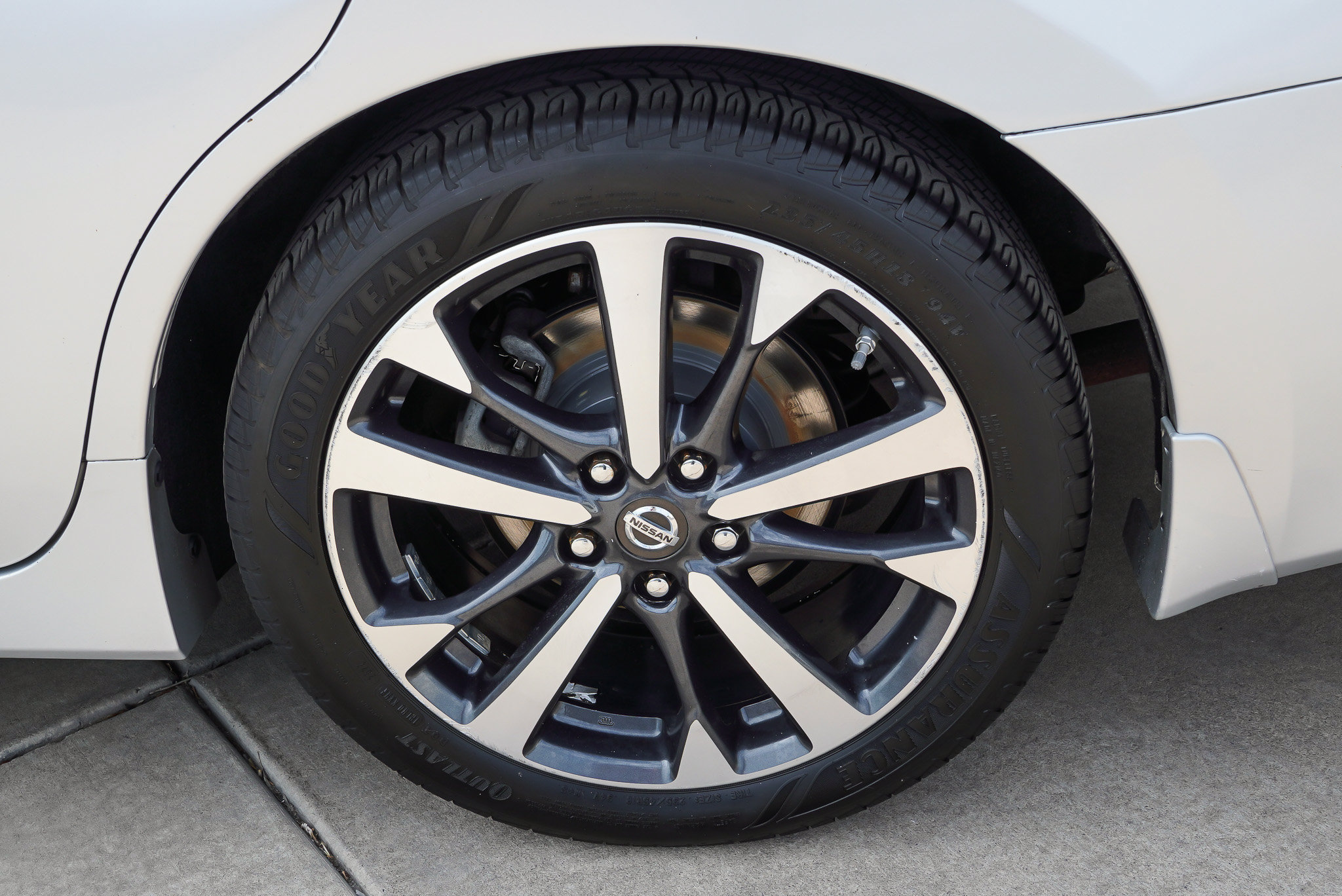 Used 2016 Nissan Altima 2.5 SR FWD image 13