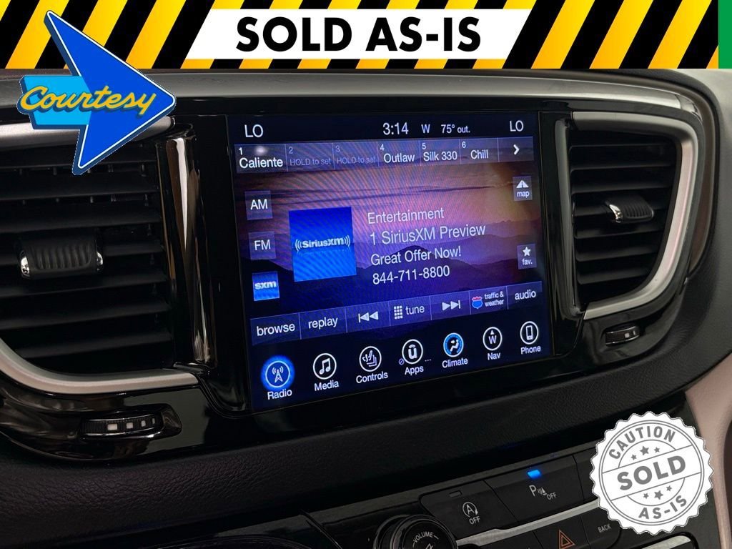 Used 2017 Chrysler Pacifica Touring-L FWD image 25