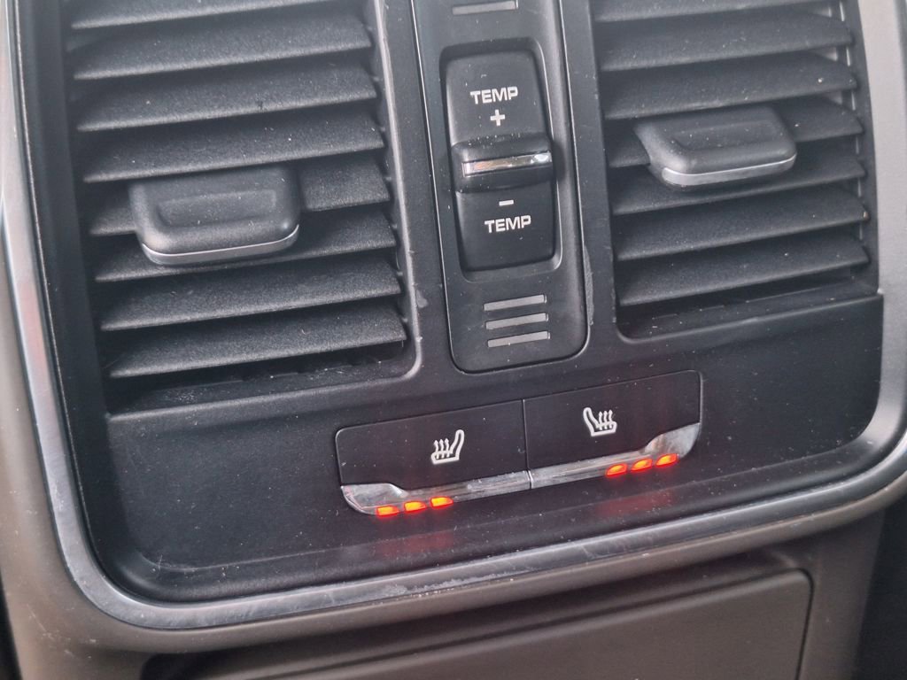 Used 2017 Porsche Macan S image 14