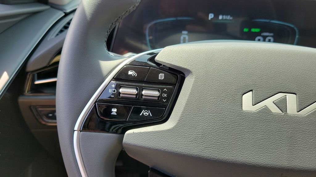 Used 2025 Kia Niro EX FWD image 27