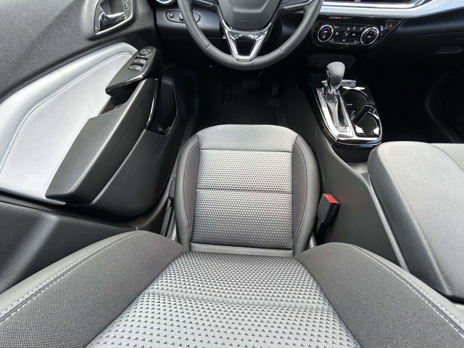 New 2026 Chevrolet Trax LT w/ Driver Confidence Package image 11