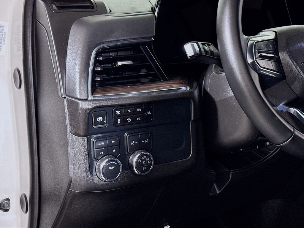Certified 2025 Chevrolet Suburban Z71 AWD/4WD image 8