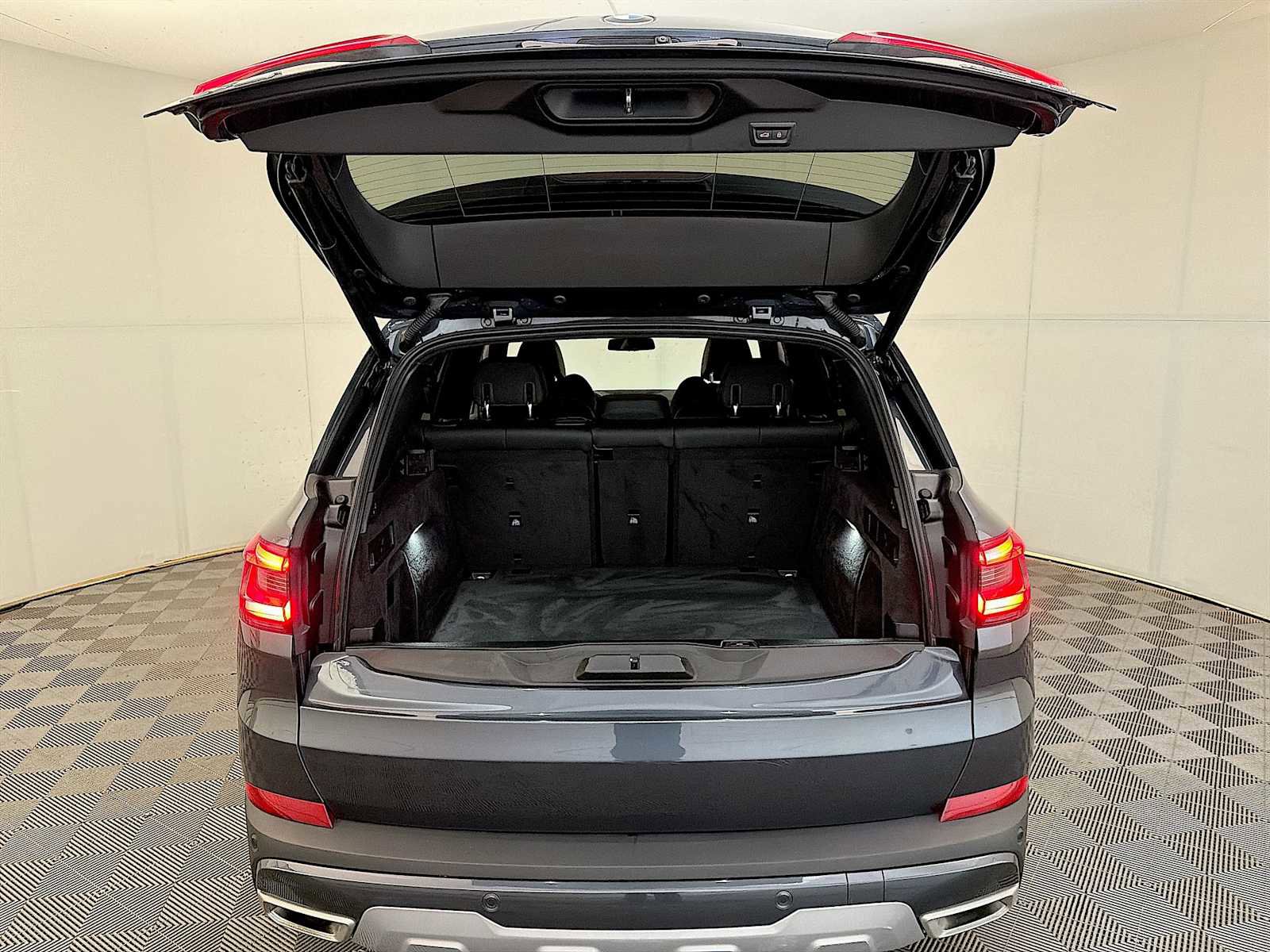 Used 2022 BMW X5 xDrive40i w/ Premium Package image 23