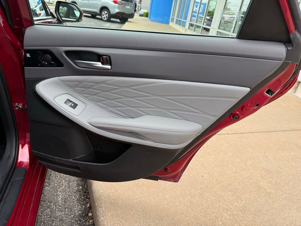 Used 2022 Toyota Avalon Limited w/ Advanced Safety Package FWD image 38