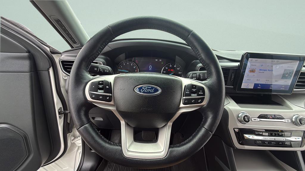 Used 2024 Ford Explorer XLT w/ Equipment Group 202A AWD/4WD image 10