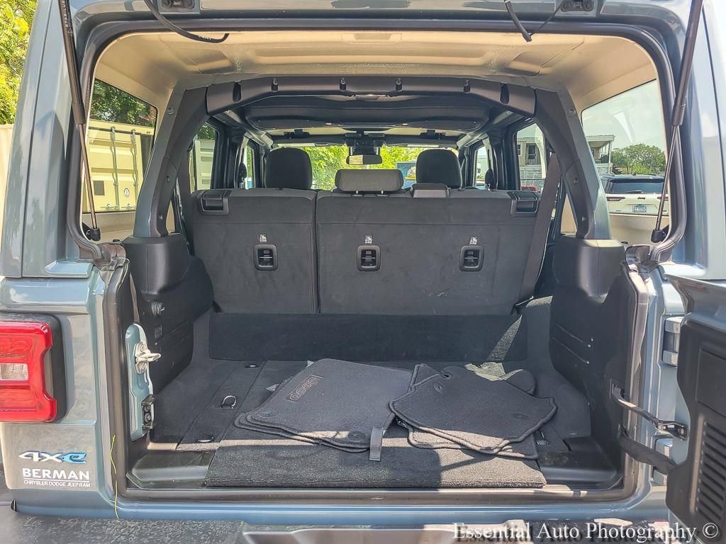 Used 2024 Jeep Wrangler Unlimited Sahara AWD/4WD image 21