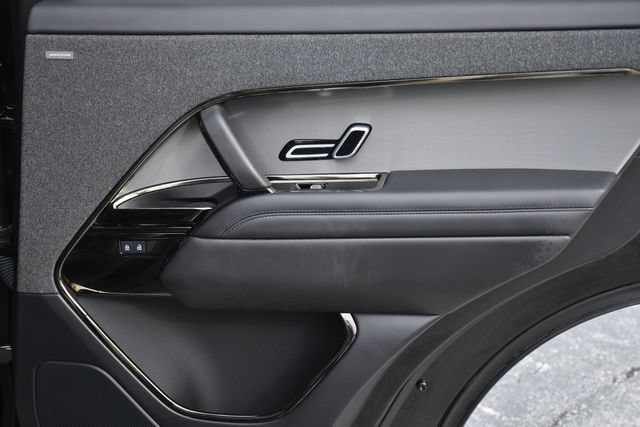 Used 2025 Land Rover Range Rover Sport SE AWD/4WD image 25