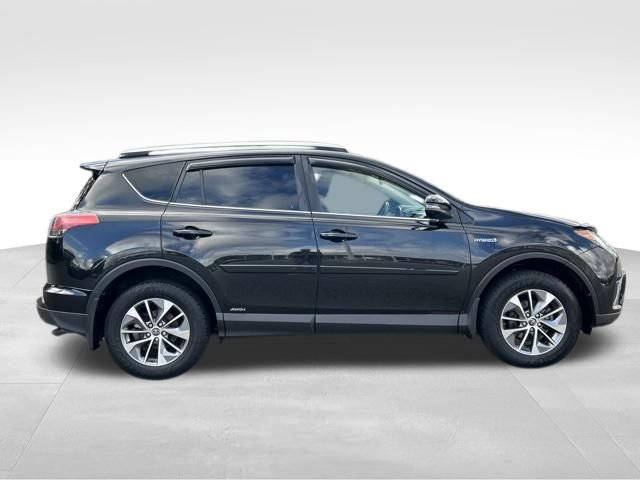 Used 2018 Toyota RAV4 XLE w/ Convenience Package AWD/4WD image 10