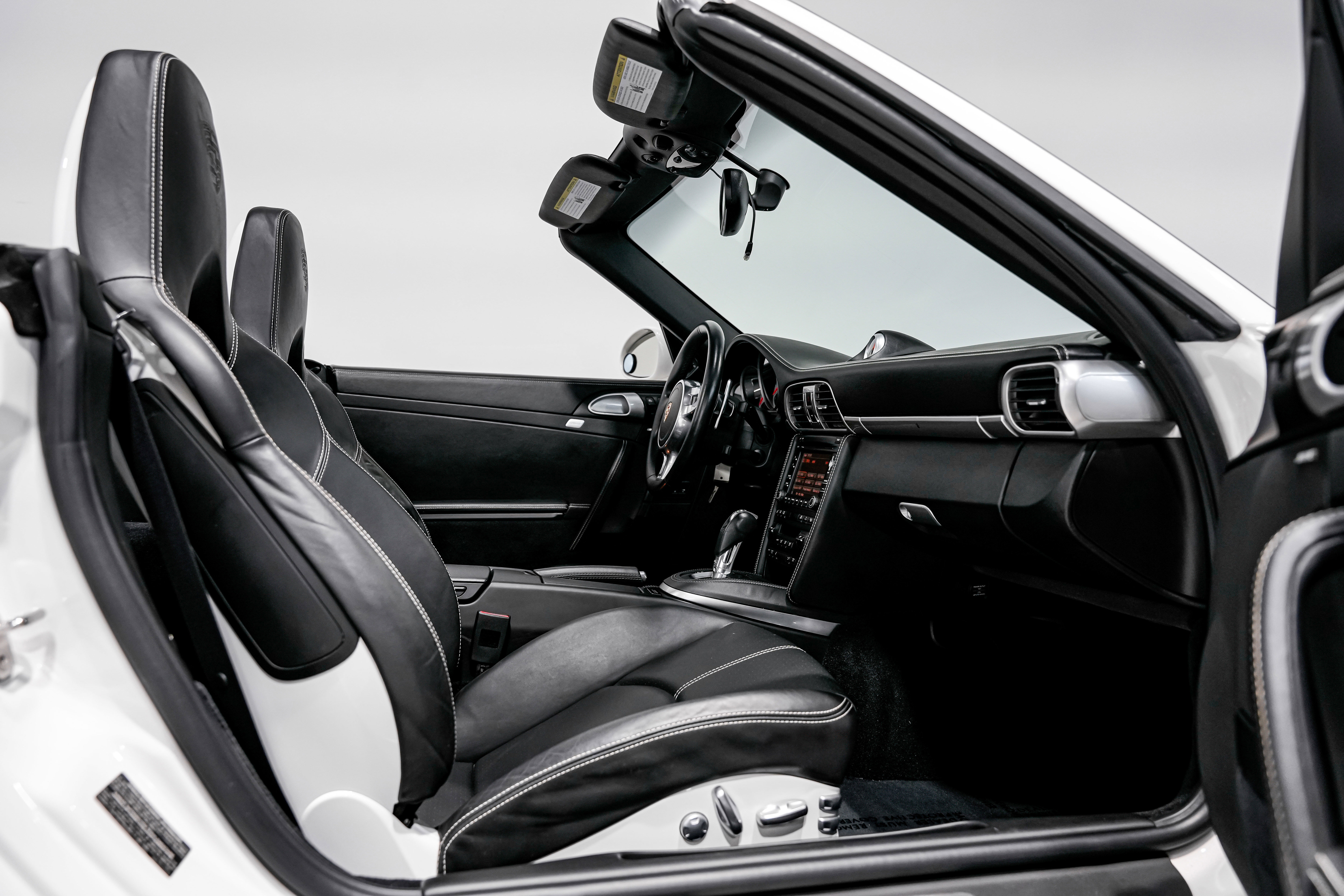 Used 2011 Porsche 911 Turbo S image 30