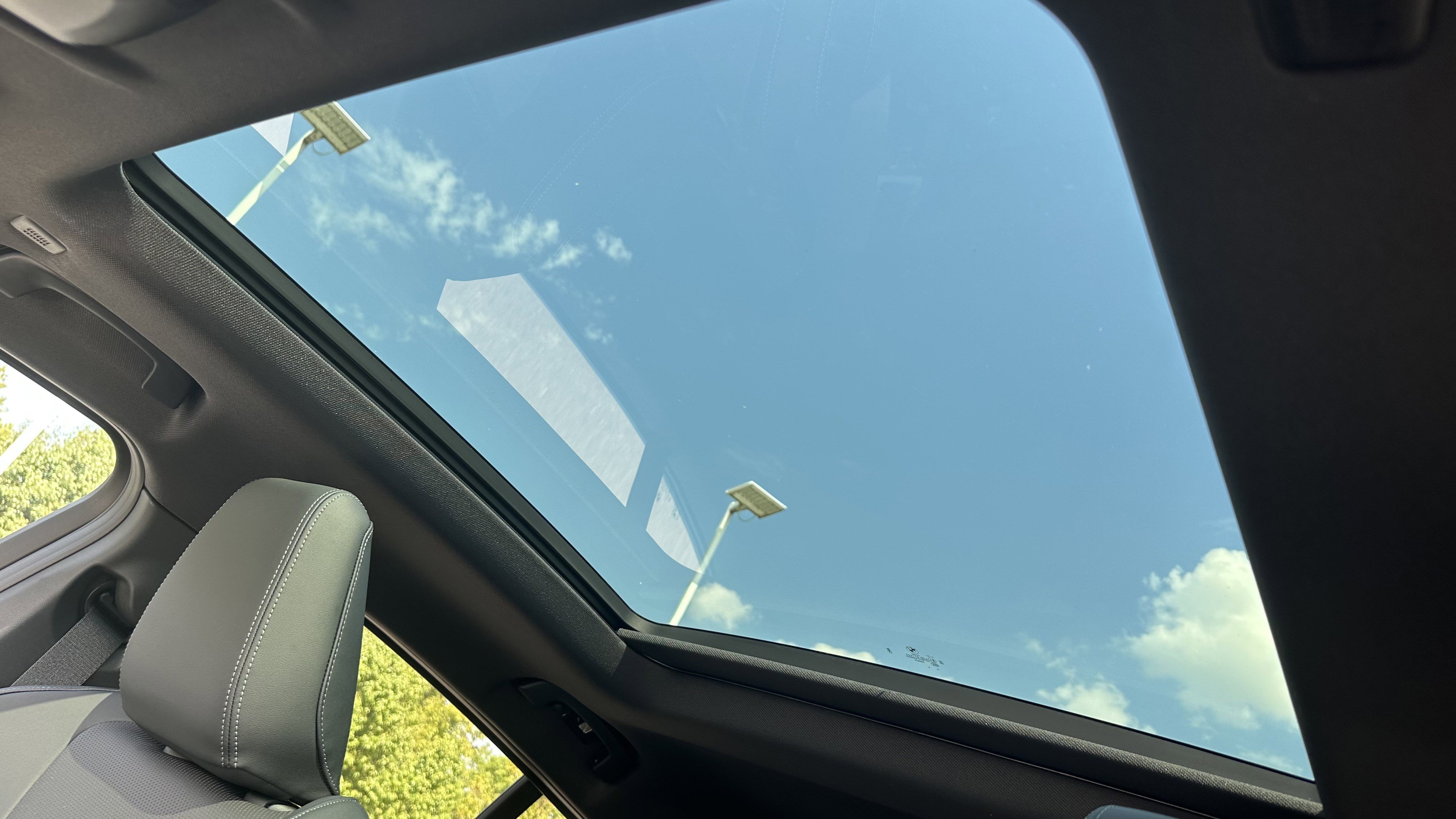 Used 2026 BMW X2 xDrive28i w/ Technology Package image 26