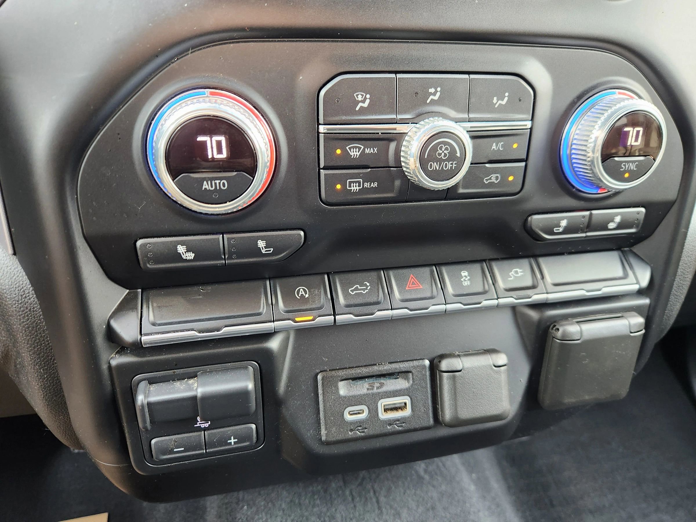 Used 2020 GMC Sierra 1500 SLE w/ SLE Value Package image 34