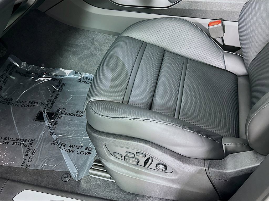 New 2026 Porsche Cayenne Coupe image 22